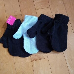 Xhilaration mitten bundle of 4 pairs OSFM